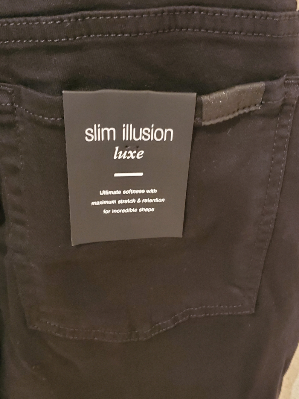 NWT 7 For All Mankind Slim Illusion Luxe Women's Black Jeans With Gold Metal